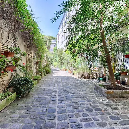 Parisian Atypic Close To Place Bastille Parigi